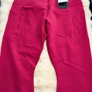 Nike Universal Dri-Fit Color Red Size Medium